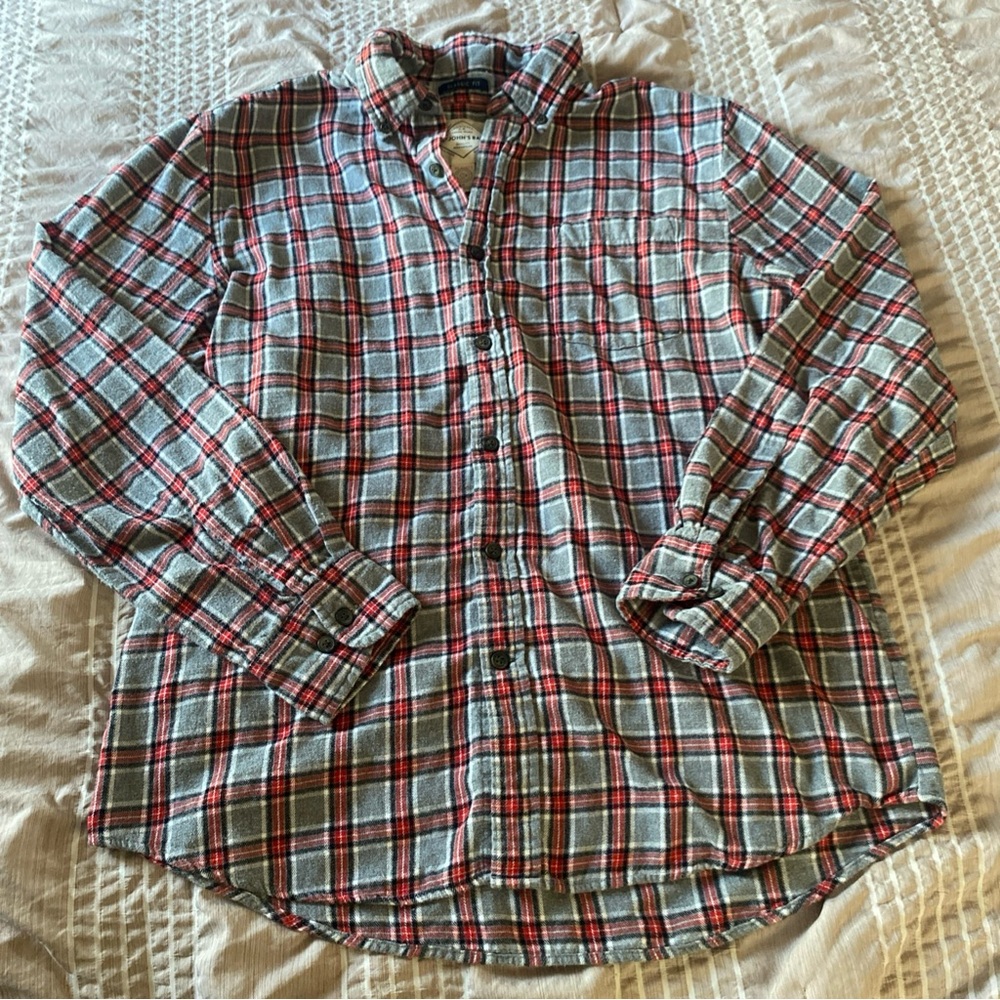 St John’s Bay Classic Fit 93677 Gray Red Flannel Button Down Shirt Medium